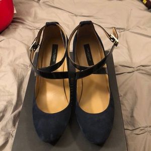 Ann Taylor size 9 wedge
